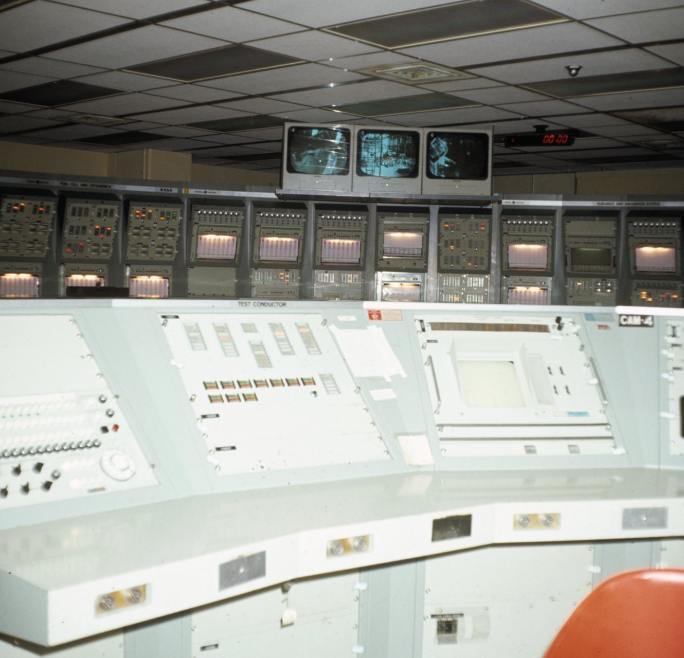 157 ACE control room 6 MSOB Oct 1968 -s